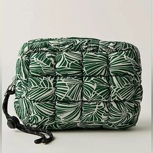 FP Movement Printed Quilted Mini Case/Toucan Tropics